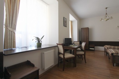 1-room triple, hotel