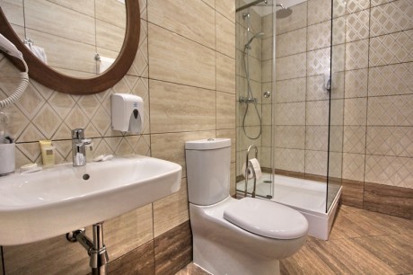 3-bed 3-room Suite, Right wing