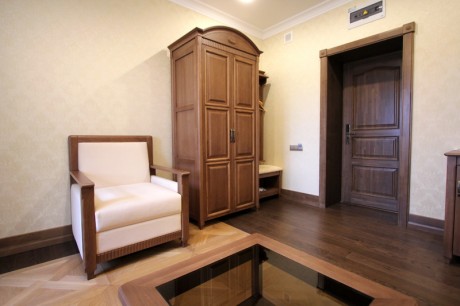 3-bed 3-room Suite, Right wing