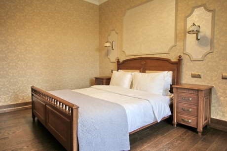 3-bed 3-room Suite, Right wing