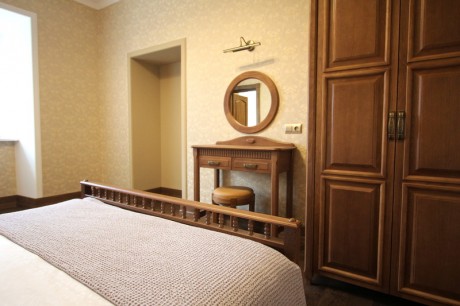 3-bed 3-room Suite, Right wing