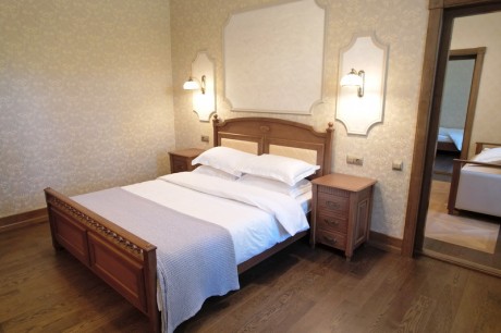 3-bed 3-room Suite, Right wing