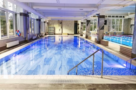  Vesta - Swimming pool