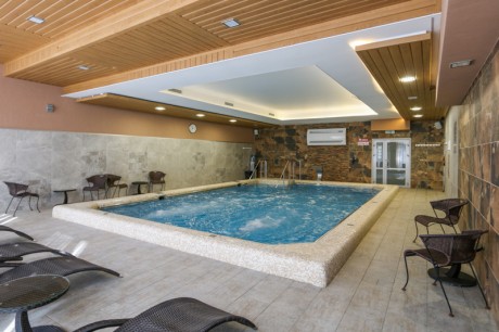 Isloch Park - Swimming pool