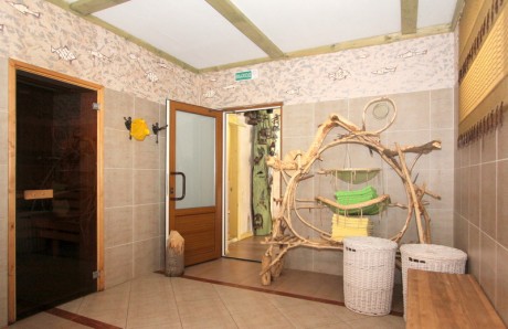 For 9 people, guest house