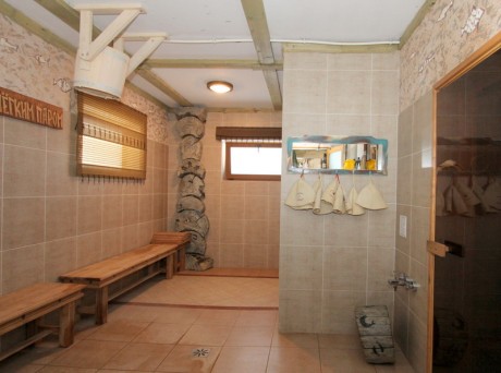 For 9 people, guest house