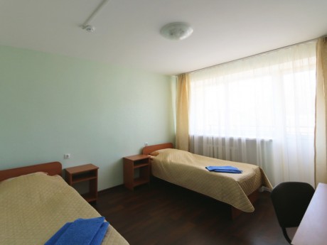 2-room triple, main building