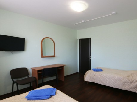 2-room triple, main building