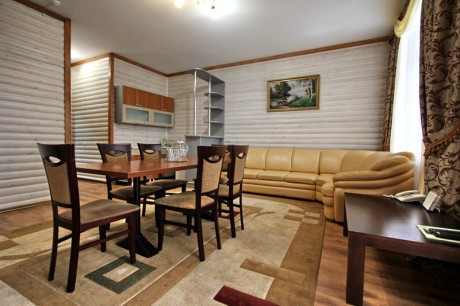 3-room triple suite, hotel