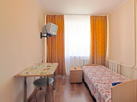 1-room single in a block, main building