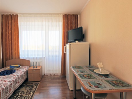 1-room single  (1 category), main building