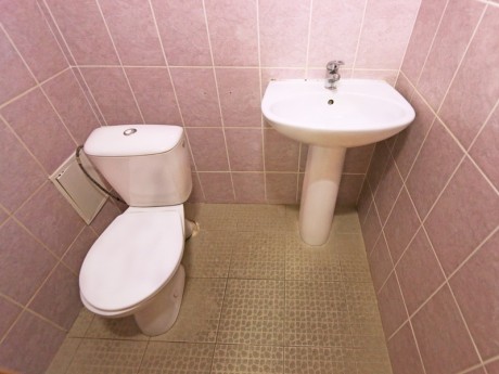 1-room single in a block, main building