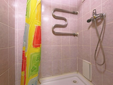 1-room single in a block, main building