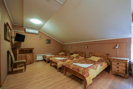 1-room triple standard, hotel