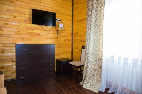 For 4 people, cottage №9, 10